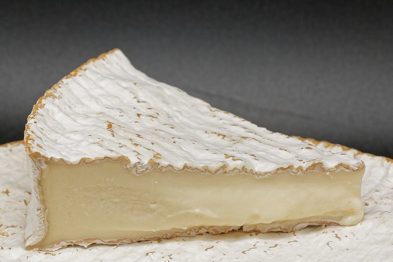 Brie de Melun : Fromage AOP Brie de Melun, photo fromage doux de Seine-et-Marne