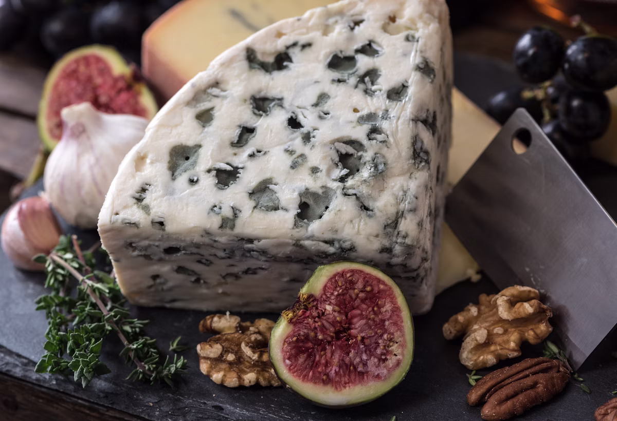 Fromage bleu d’Auvergne pour représenter les plateaux volcaniques